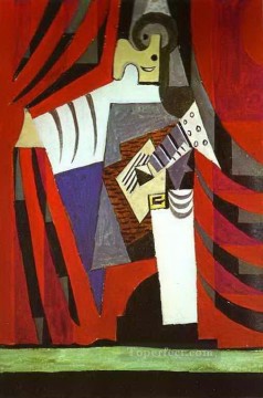 Pablo Picasso Painting - Polichinelle con guitarra ante el telón 1919 cubismo Pablo Picasso